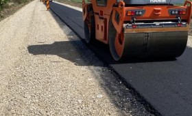 Au început lucrările de asfaltare în comuna Măicănești