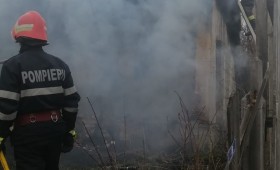 Incendiu la Bordeasca Nouă. O femeie a avut nevoie de îngrijiri medicale